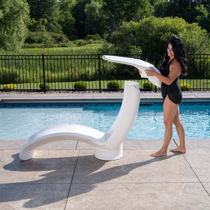 Mondello Lounge Chair and Table Bundle
